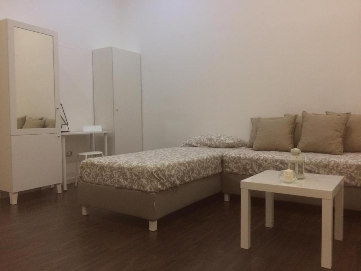 Ferienwohnung Piazza Carita' Centro Storico Neapel Exterior foto
