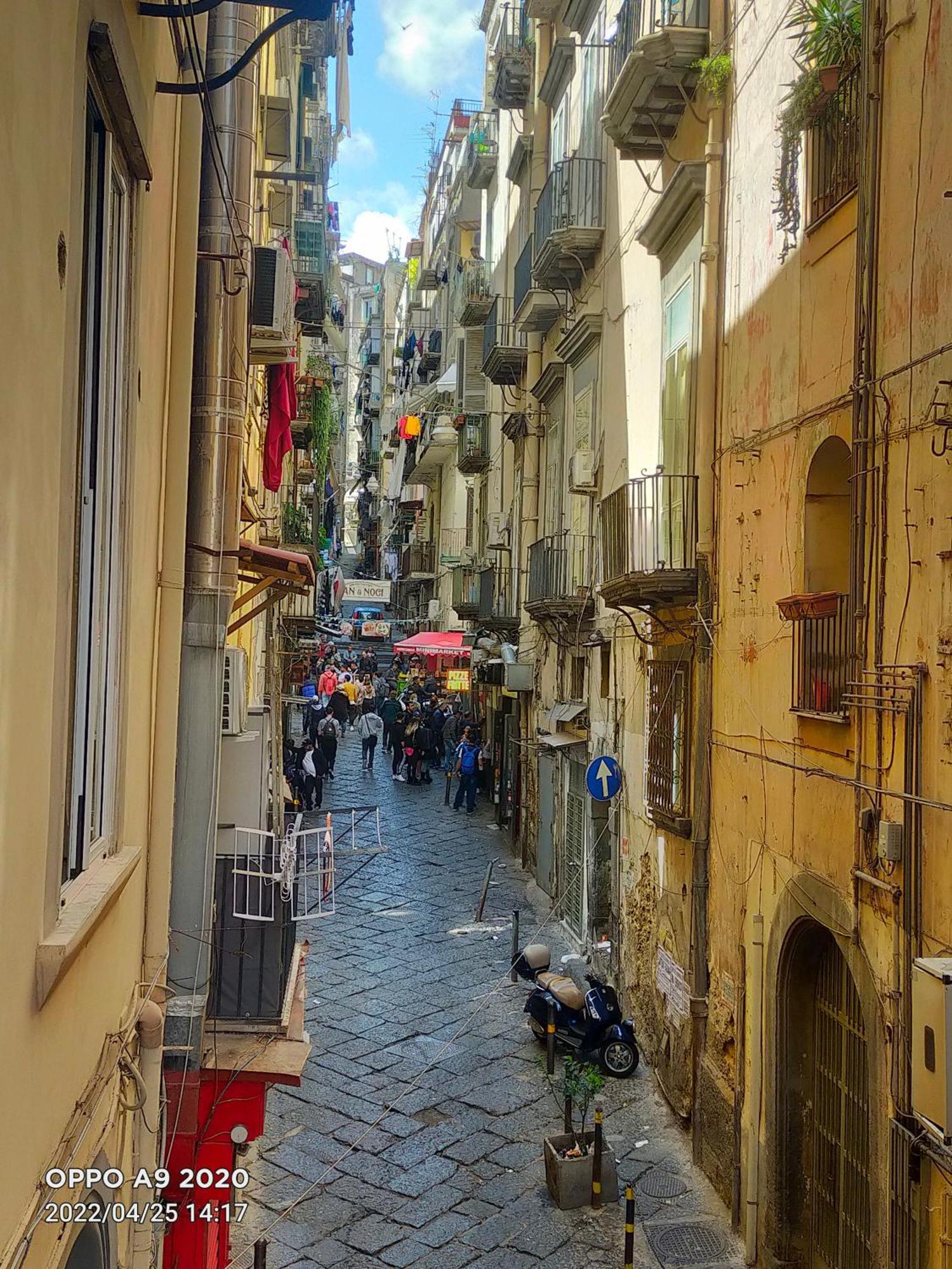Ferienwohnung Piazza Carita' Centro Storico Neapel Exterior foto