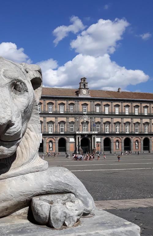 Ferienwohnung Piazza Carita' Centro Storico Neapel Exterior foto