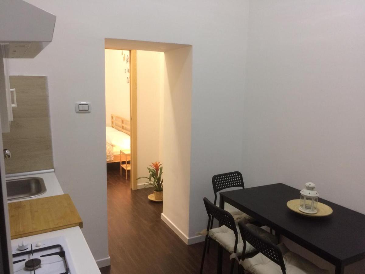 Ferienwohnung Piazza Carita' Centro Storico Neapel Exterior foto
