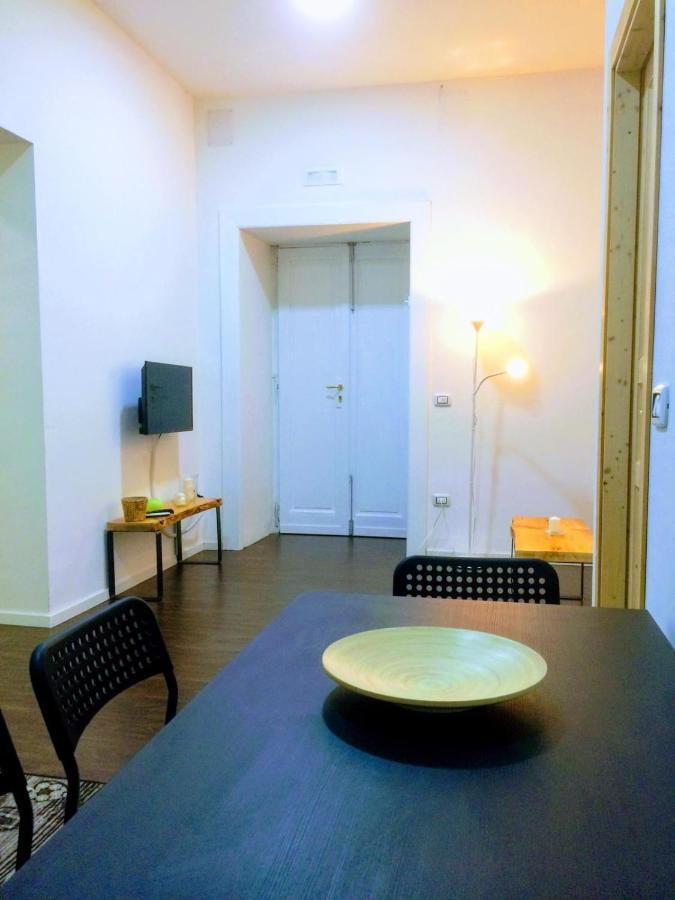 Ferienwohnung Piazza Carita' Centro Storico Neapel Exterior foto